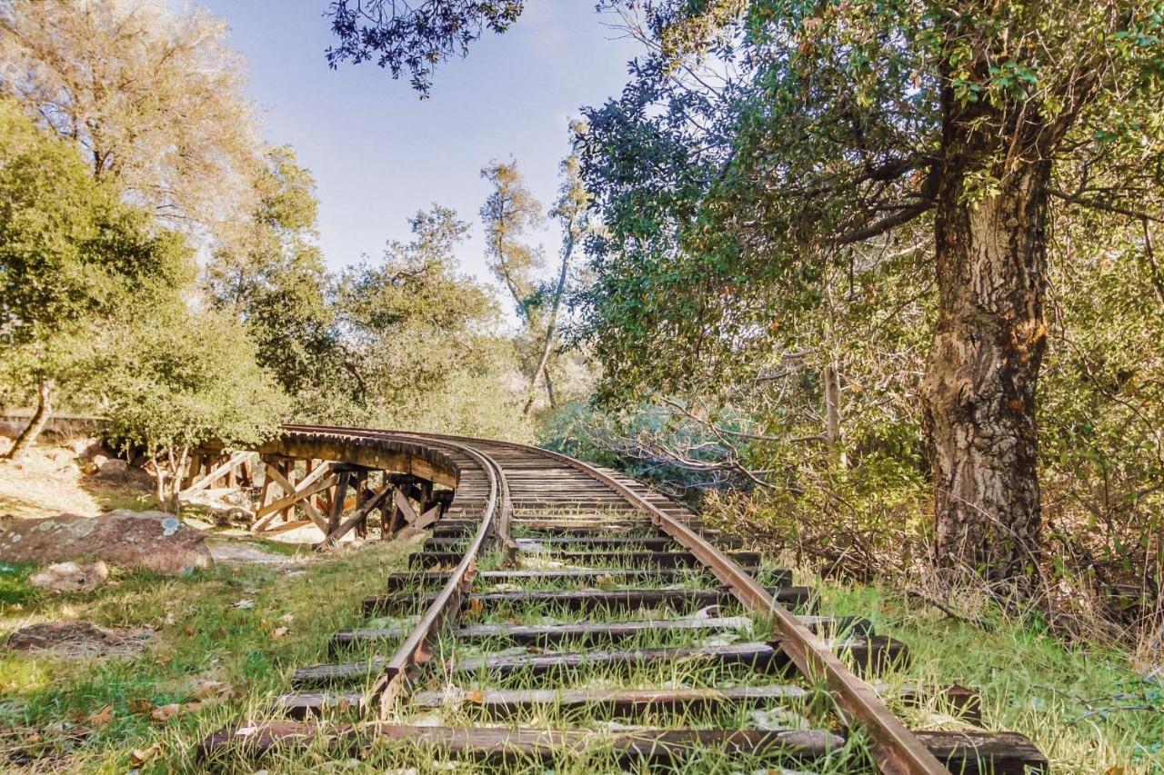 Hot Tub Disney Train Track In Julian Amazing Views Exterior foto